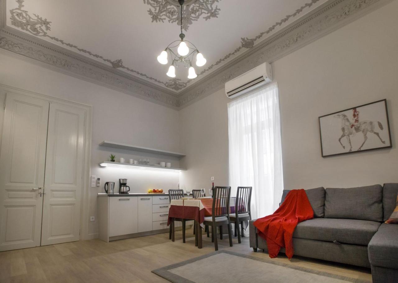 אתונה Sophisticated Apartment In Syntagma By Ghh מראה חיצוני תמונה