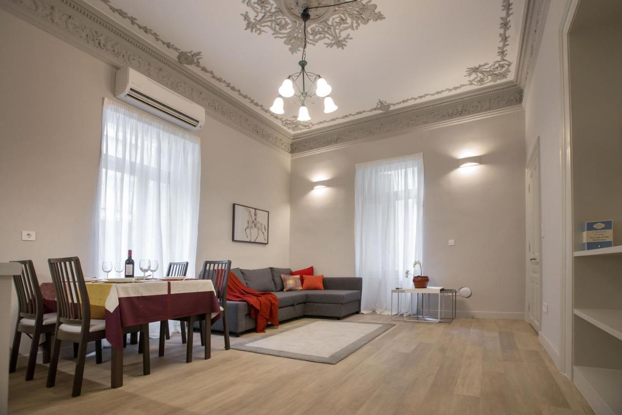 אתונה Sophisticated Apartment In Syntagma By Ghh מראה חיצוני תמונה