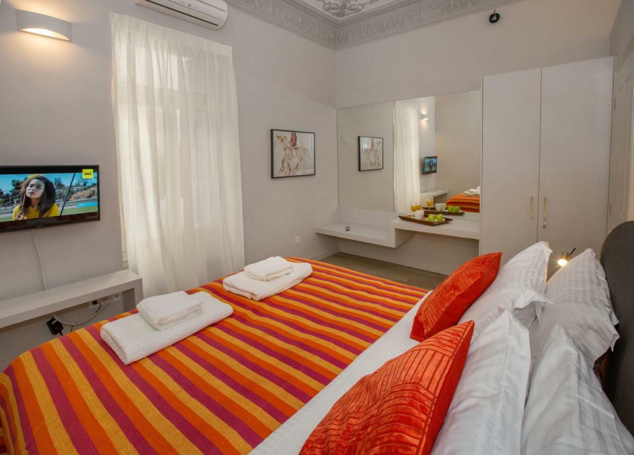 אתונה Sophisticated Apartment In Syntagma By Ghh מראה חיצוני תמונה