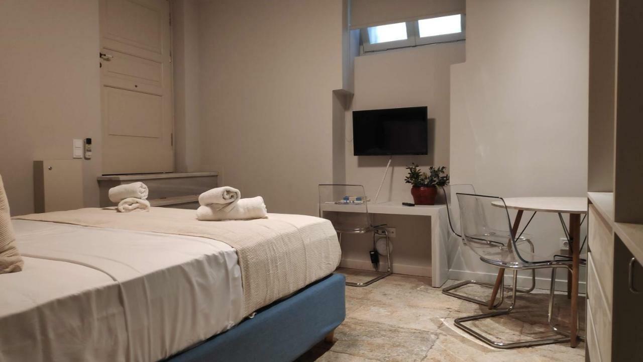 אתונה Sophisticated Apartment In Syntagma By Ghh מראה חיצוני תמונה